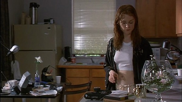 ASSASSINS - JULIANNE MOORE
