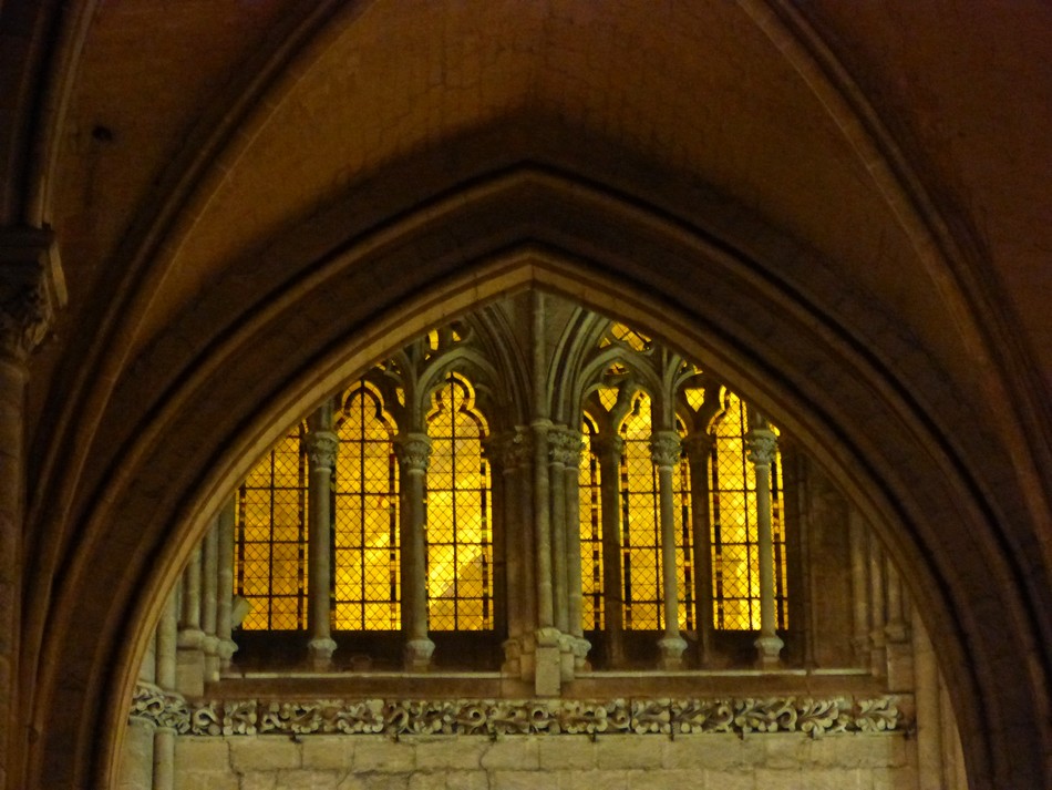 La cathédrale, la nuit (2)