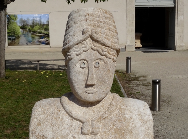 Eric de Laclos a terminé de sculpter les deux statues de Vix...
