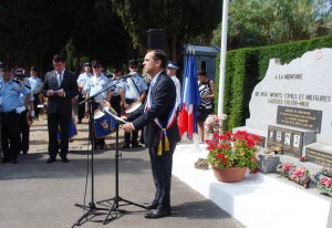 Béziers : Ménard s'incline devant une stèle glorifiant l'OAS