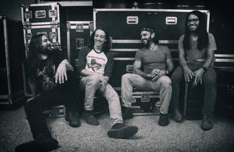 THE ELECTRIC MUD - Les détails du nouvel album Burn The Ships ; "First Murder On Mars" Clip