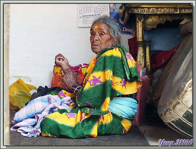Blog de images-du-pays-des-ours : Images du Pays des Ours (et d'ailleurs ...), Temple Amar Narayan Mandir: cérémonie de mariage - En attendant les mariés - Tansen (Palpa) - Népal