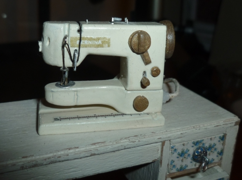 MachineCoudreMeuble001 MachineCoudreMeuble001