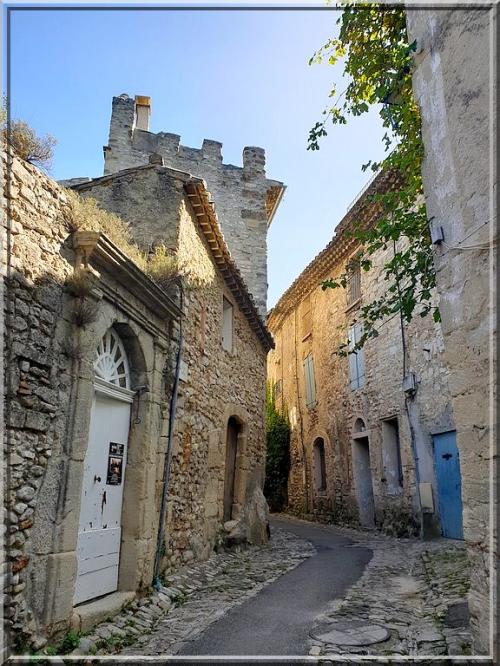 1010 - Vaison-la-Romaine dans le Vaucluse (84)