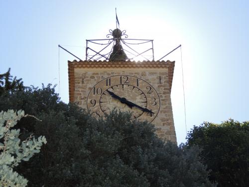 * ROQUEVAIRE : LA PETITE SOEUR D'AUBAGNE...