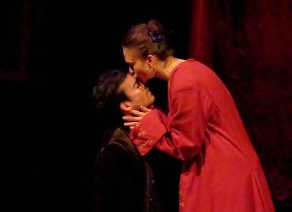 "Ruy Blas" ,la célèbre pièce dramatique de Victor Hugo, a été magnifiquement interprétée par  la Compagnie A2R au Théâtre Gaston Bernard de Châtillon sur Seine 