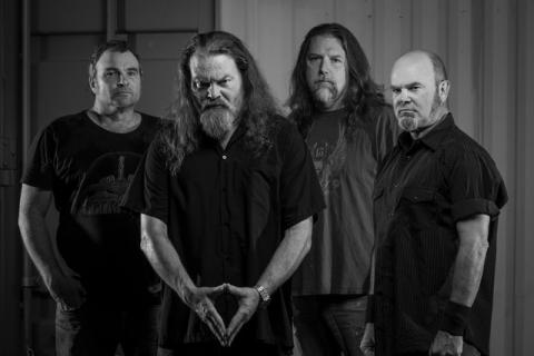 LIE HEAVY (avec des membres de CORROSION OF CONFORMITY, LEADFOOT, CONFESSOR) - Les détails du premier album Burn To The Moon ; Lyric Video "Burn To The Moon"