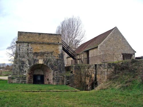 La distillation chez Sylvain Bouhélier, à Chaumont le Bois