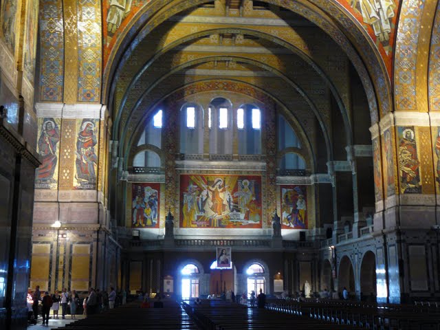 Lisieux : La basilique Sainte Thérèse