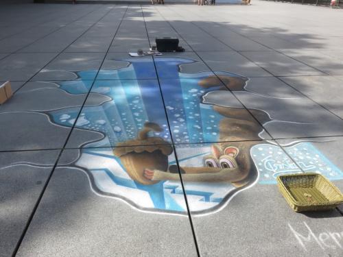 Art éphémère ou non, à Beaubourg, sur les murs et trottoirs