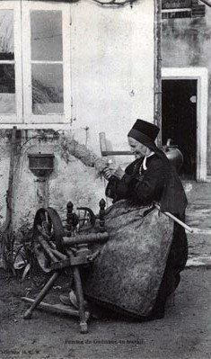 cartes-postales-photos-Femme-du-Guemene-au-travail-GUEMENE-.jpg