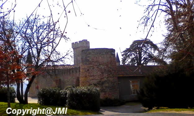 suite (SAINTE CROIX DU MONT. Adresse : Château de Tastes - 33410 Sainte Croix du Mont,cette semaine je vous emmène voir Sainte Croix du Mont   le château
