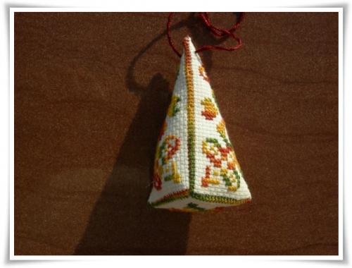 Biscornu N° 354