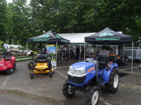 Quelques stands d'exposants aux Journées Châtillonnaises 2016...