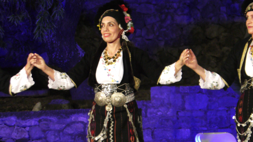 Le balcon posé sur la mer (41-2) à Χίος. Le balcon dansant 7. Θράκη, Μακεδονία, Eύβοια