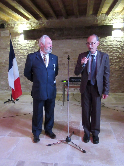 Claude Garino a été fait Chevalier dans l'ordre des Arts et des Lettres par Françoise Nyssen, Ministre de la Culture