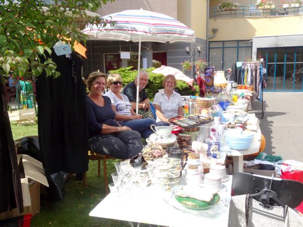 Le vide-greniers 2014 de la Maison de la Charme