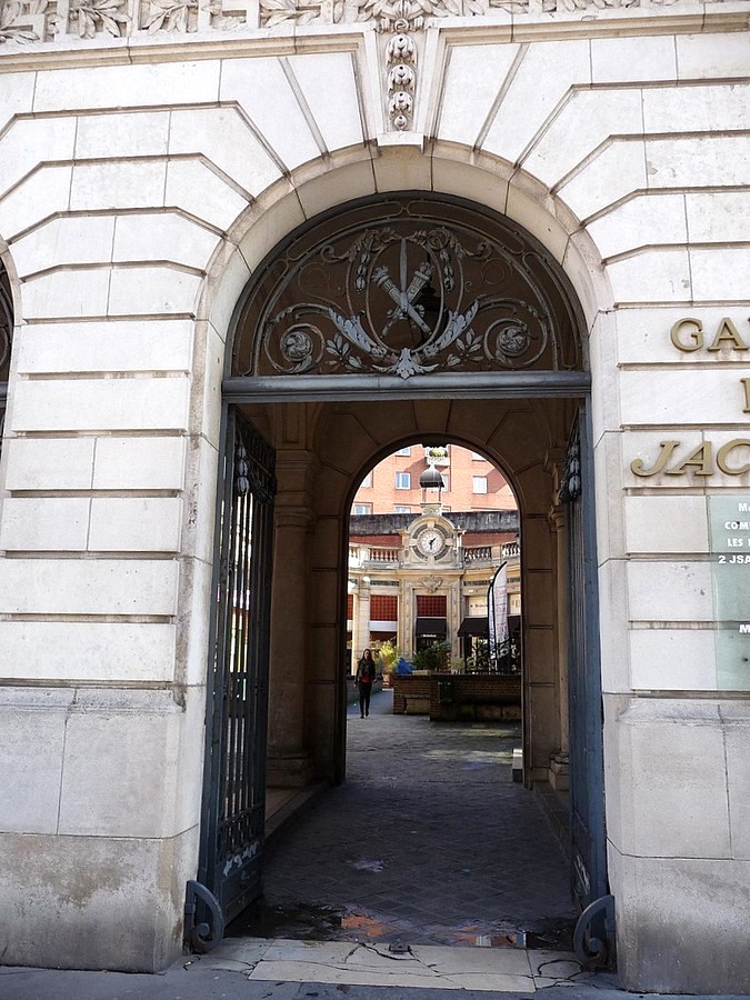 Dans la rue de la République à Amiens