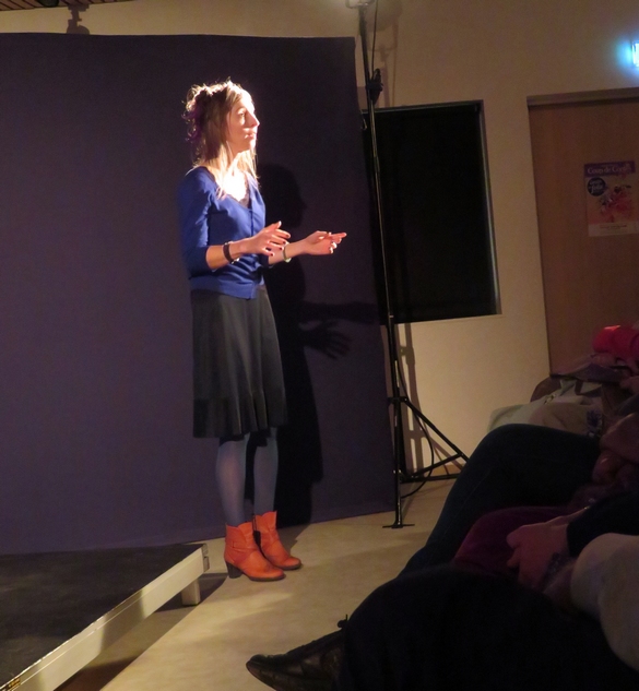 La conteuse Julie Boitte a subjugué les auditeurs lors de son spectacle ""Celle qui avait une plume" à la médiathèque de Châtillon sur Seine...