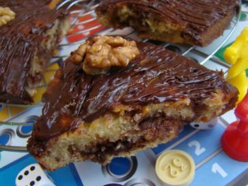 GÂTEAU MARBRÉ AU CHOCOLAT ET AUX NOIX