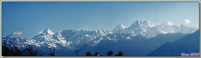 Blog de images-du-pays-des-ours : Images du Pays des Ours (et d'ailleurs ...), Traversée des collines entre Nagarkot et Katmandou: panoramas 3D sur l'Himalaya est - Népal