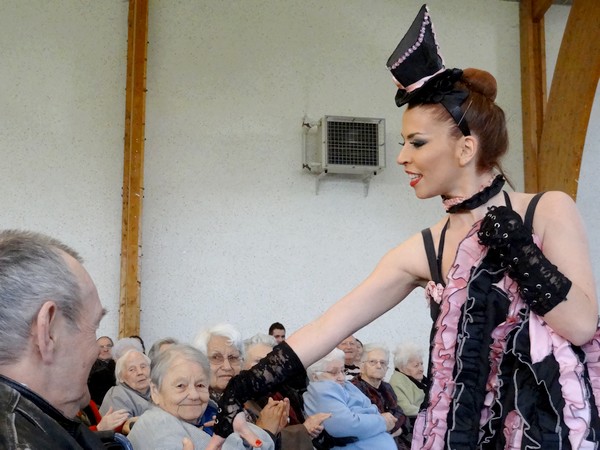 La Calèche en Folie a été la "star" du goûter 2016 des séniors Châtillonnais !!