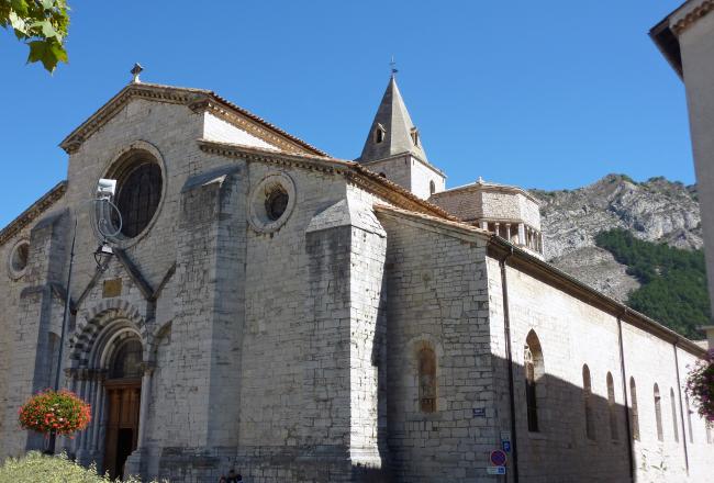 ☻ Vacances 2022 à Saint-Martin-les-Eaux : visite de Sisteron