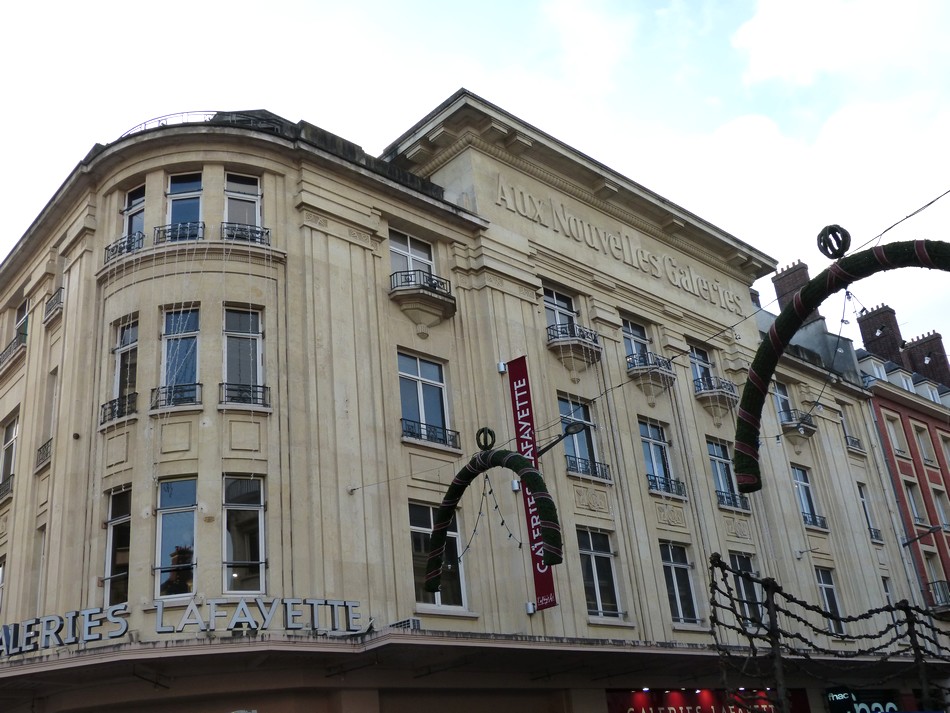 Entrons aux Galeries Lafayette