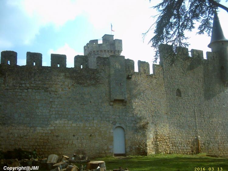 suite (SAINTE CROIX DU MONT. Adresse : Château de Tastes - 33410 Sainte Croix du Mont,cette semaine je vous emmène voir Sainte Croix du Mont   le château