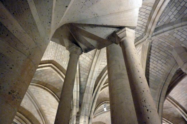 Visite de la Conciergerie et de l'installation de Théo Mercier