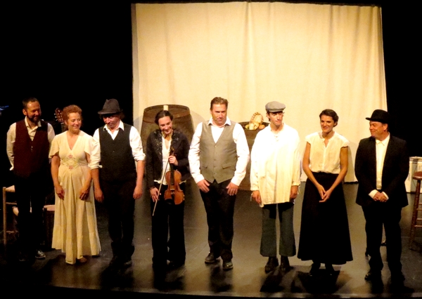 "Au cabaret du lapin agile", un joyeux et émouvant spectacle a ravi le public au théâtre Gaston Bernard de Châtillon sur Seine.
