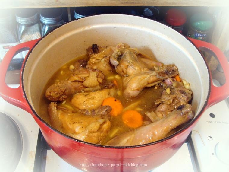 Poulet doré à l'ail, miel et safran.