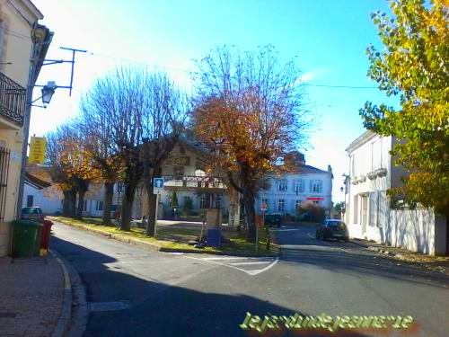 Barsac (Barçac en gascon) est une commune du sud-ouest de la France, située dans le département de la Gironde, en région Aquitaine.  Ses habitants sont appelés les Barsacais