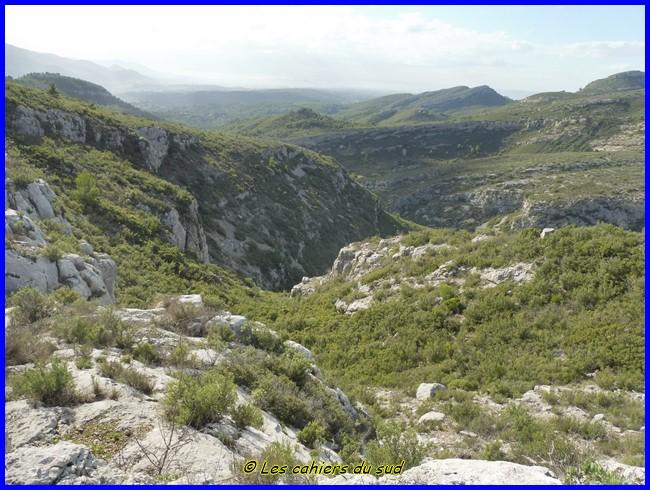 Garlaban, les dalles gravées de Louis Douard