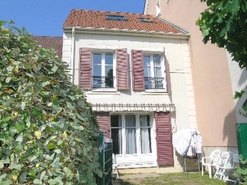 La façade côté jardin