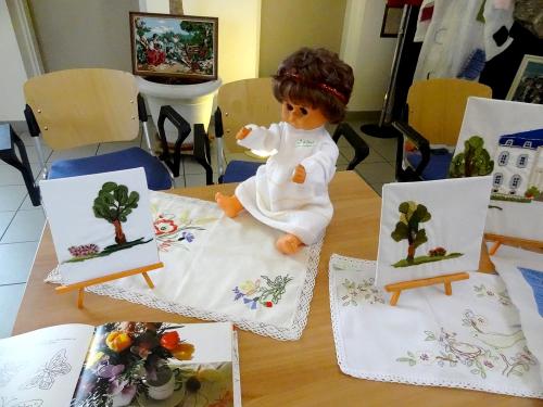 Une belle exposition de tricots, broderies, crochet organisée par les Amis du CSCL