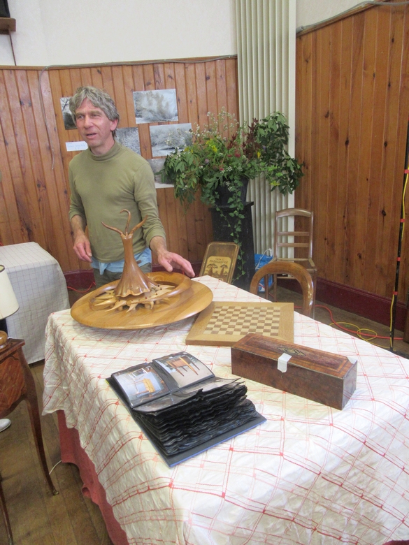 Une belle exposition sur "le bois dans tous ses états" à Aignay le Duc, a eu beaucoup de succès ...
