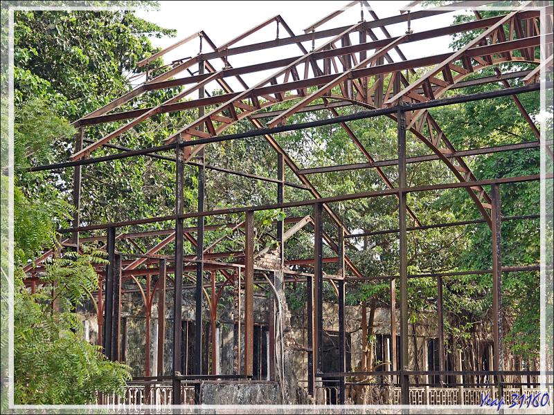 Errance dans les rues surchauffées de Bolama - Ile de Bolama - Bijagos - Guinée Bissau