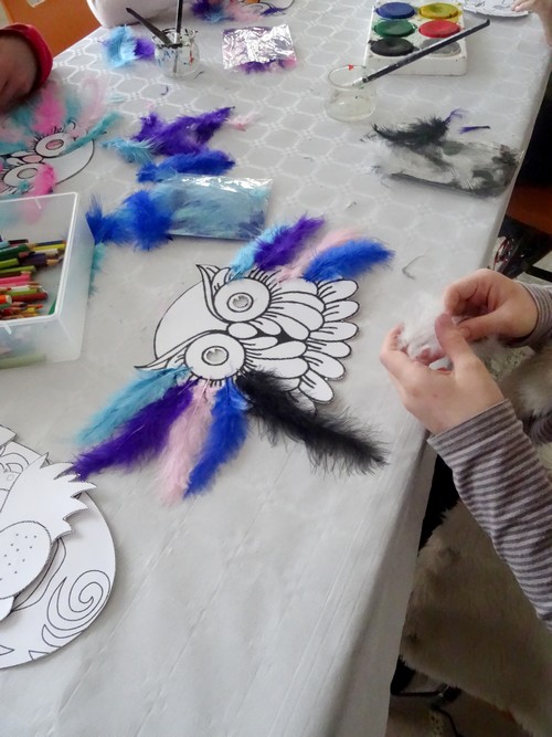 Un atelier "Masques" à la médiathèque de Laignes...