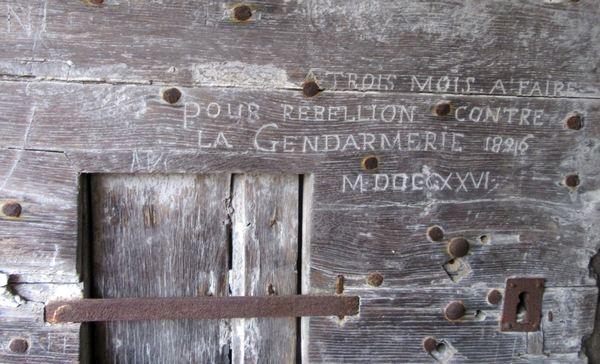 La Bibliothèque Municipale de Châtillon sur Seine a ouvert pour la dernière fois les cachots de  l'ancienne prison aux visiteurs....