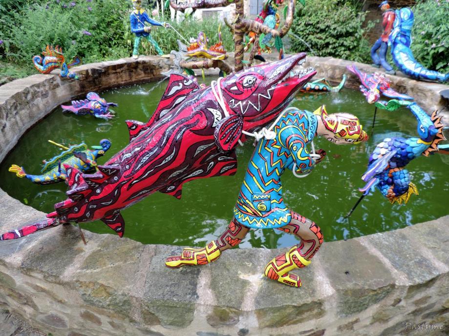 Musée Robert TATIN - Fontaine de la Solidarité