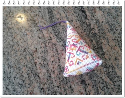 Biscornu N° 423