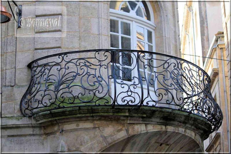 Bordeaux rue Saint Rémi beau balcon