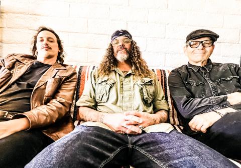BRANT BJORK TRIO - Les détails du nouvel album Once Upon A Time In The Desert ; Clip "Backin' The Daze"