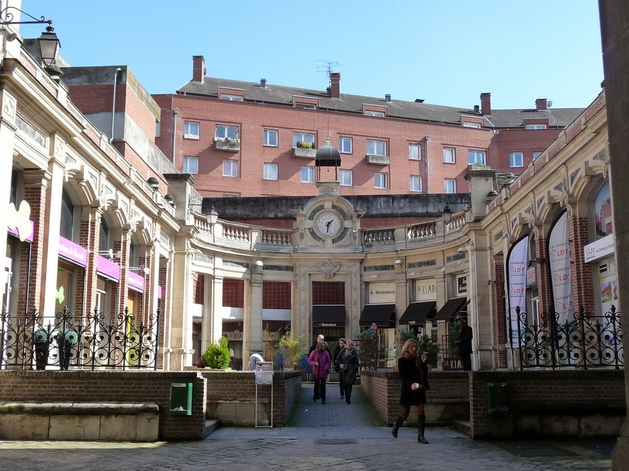 Dans la rue de la République à Amiens