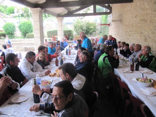 FAUCON 84 - 16 Quadrettes le 8 Mai 2012