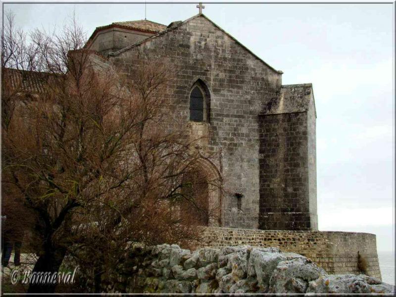 Talmont-sur-Gironde charente-Maritime Eglise Sainte Radegonde, portail entrée