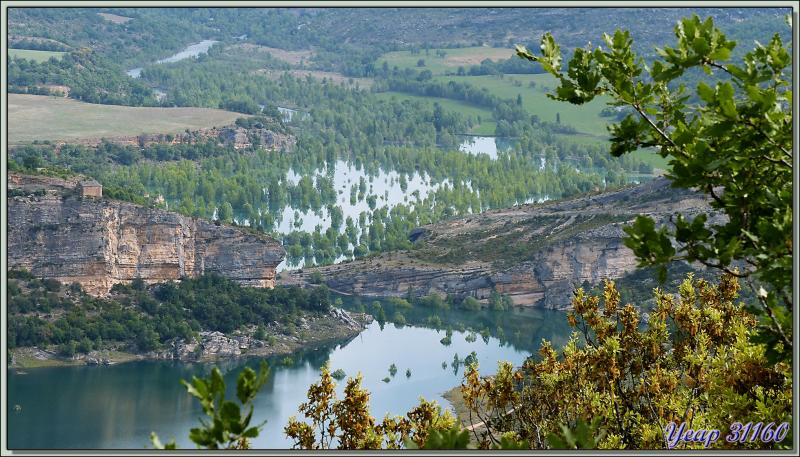 Randonnée au Congost de Mont-Rebei : le haut de la rivère Noguera Ribagorçana avec les hautes eaux de l'Embalse de Canelles - Aragon/Catalogne - Espagne