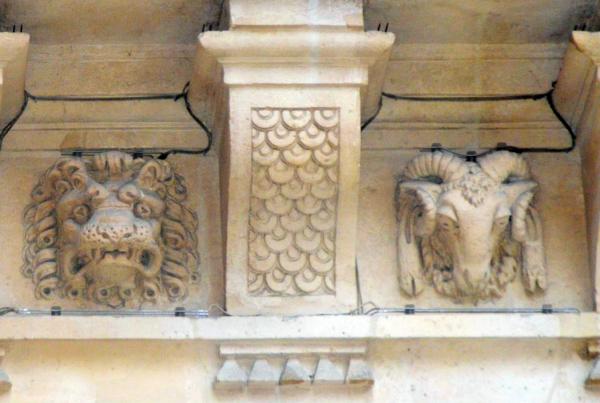 Visite de l'Hôtel de Beauvais avec Générations 13