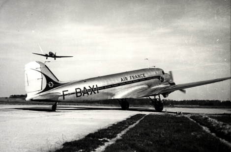 Image du DC3 air France qui fit partie de cette incroyable rencontre...